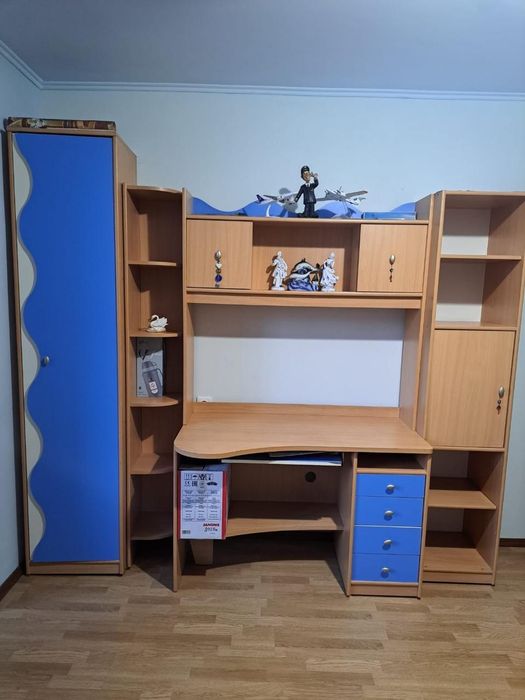 Продам шкаф парта