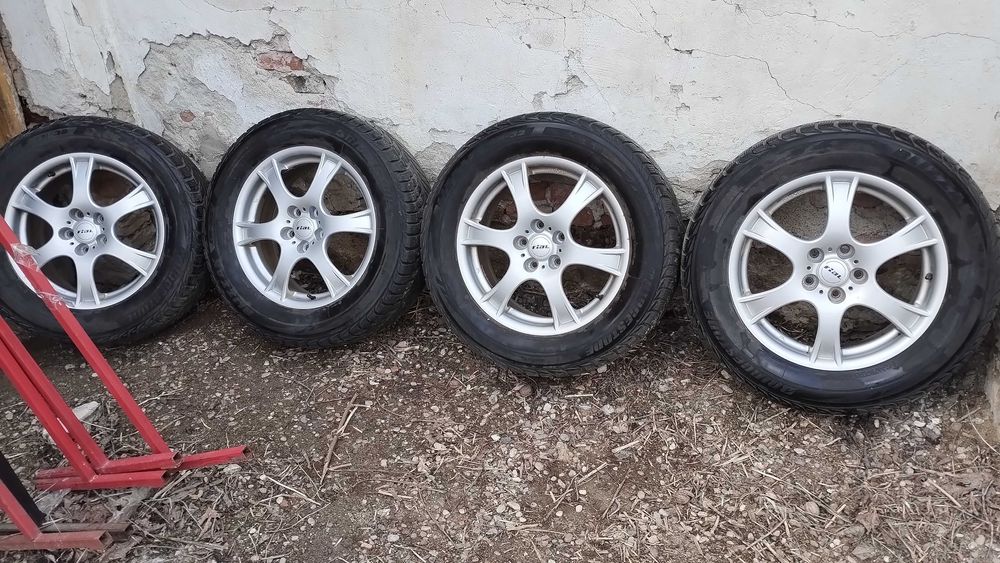 Genți pe 17"rial cu cauciucuri Bridgestone