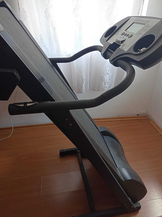 Продавам бягаща фитнес пътека до  100кг