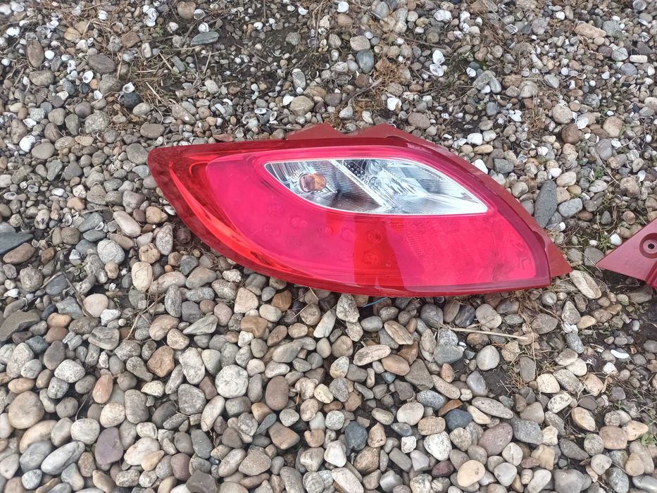 ляв и десен стоп за мазда 2 07 - 14 MAZDA 2