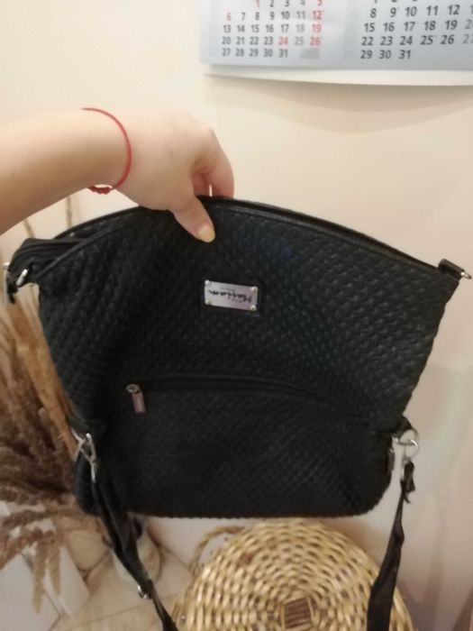 Черна чанта през рамо