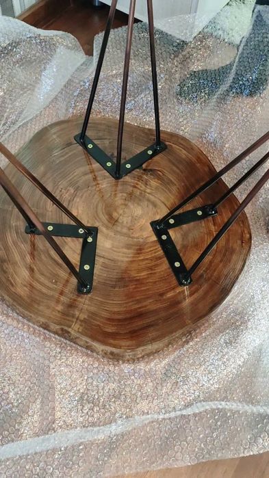 Стол из спила карагача