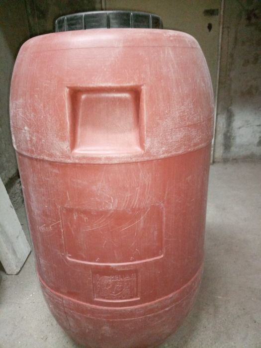 Пластмасови бидони за хранителни цели