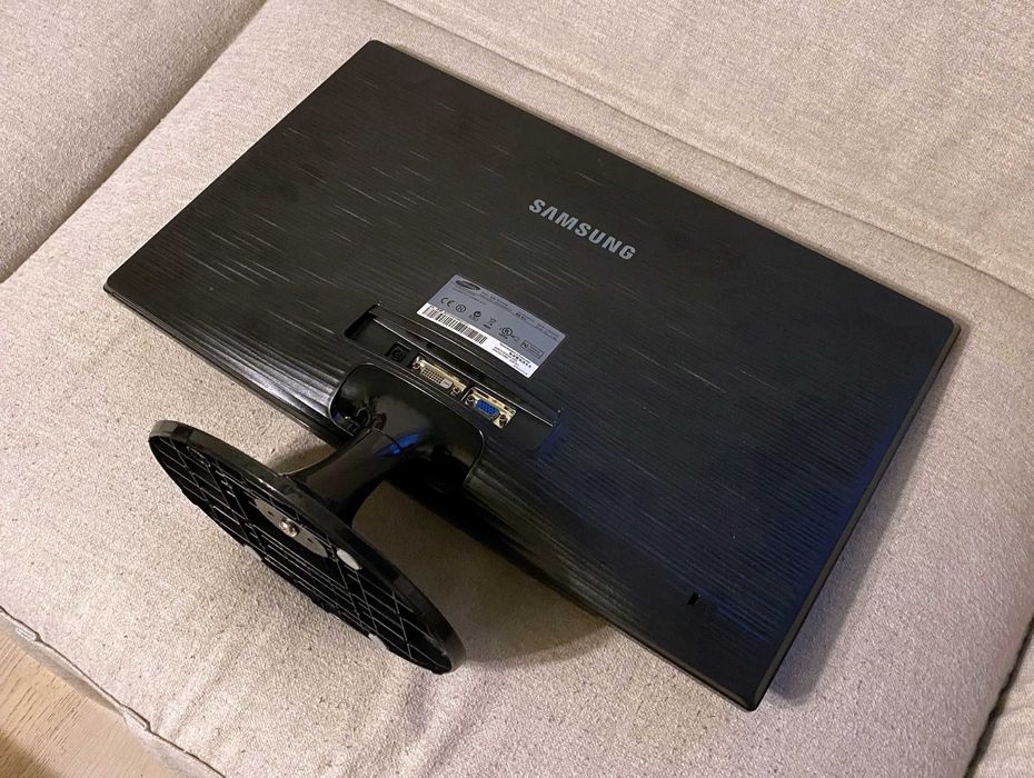 Monitor LED Samsung SyncMaster S22A300B - defect