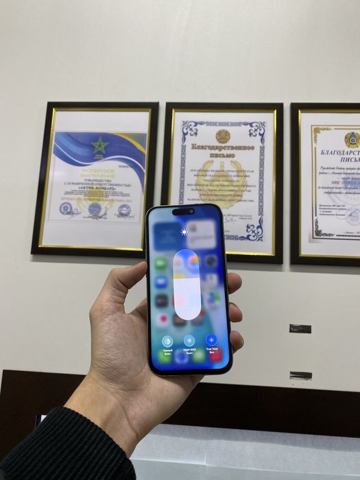 Продам срочно iPhone 15 Pro 256GB