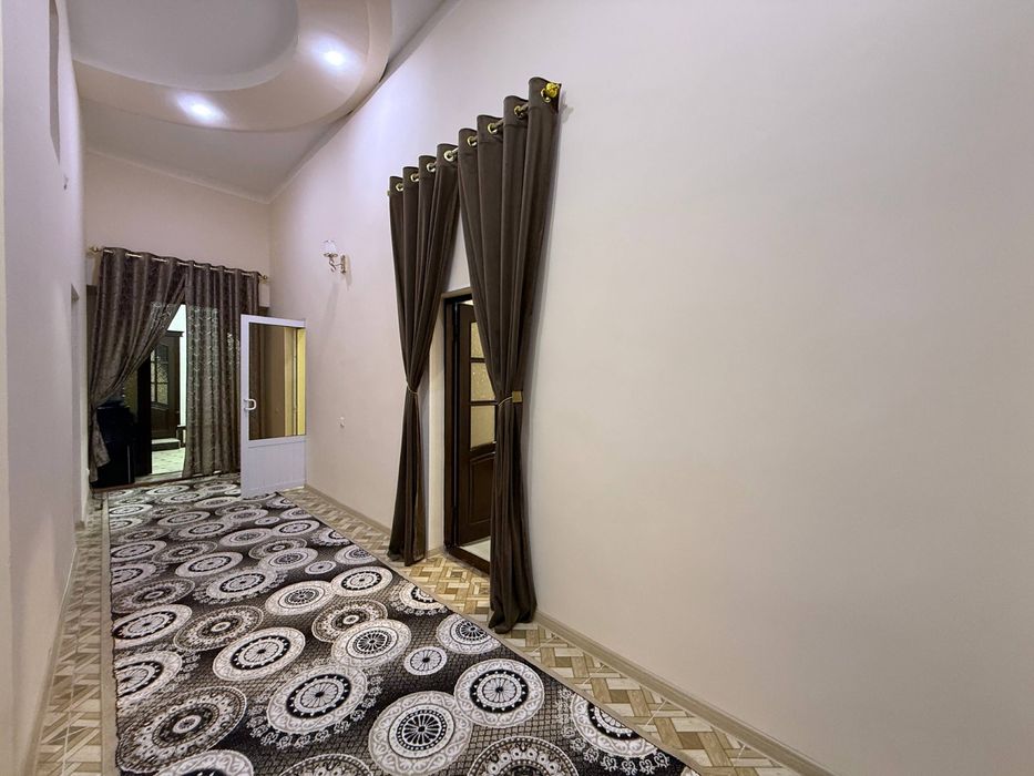 Карвон бозор оркасида жойлашган участка сотилади