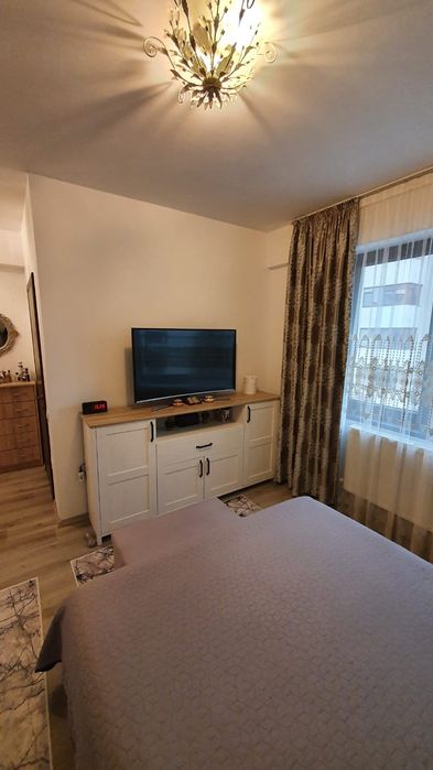 Vând apartament 3 camere