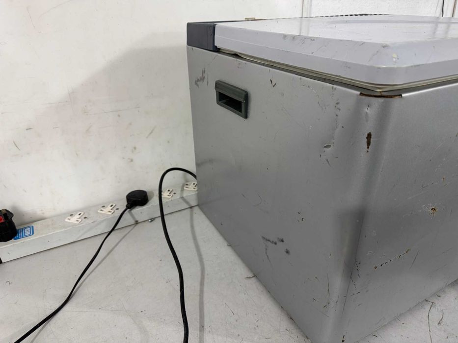 Хладилник на ток и газ - Royal