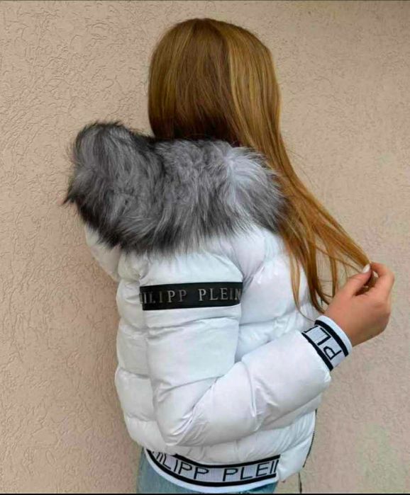 Дамски якета с естествен пух на качулката.