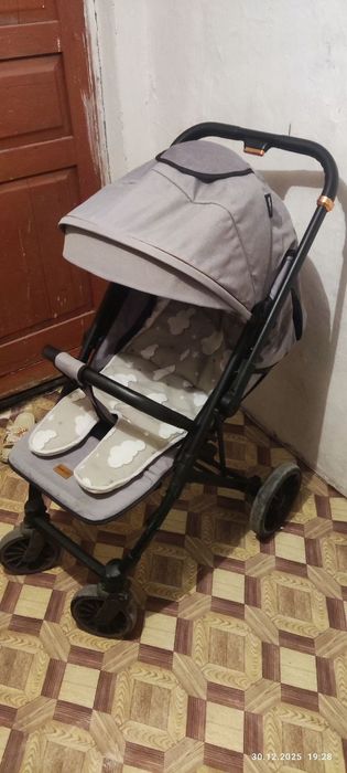Коляска детский сотилади