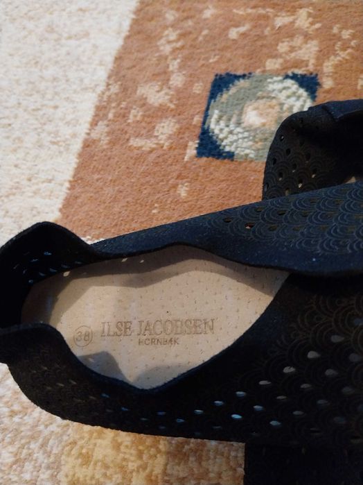 Обувки модел "Tulip" на Ilse Jacobsen