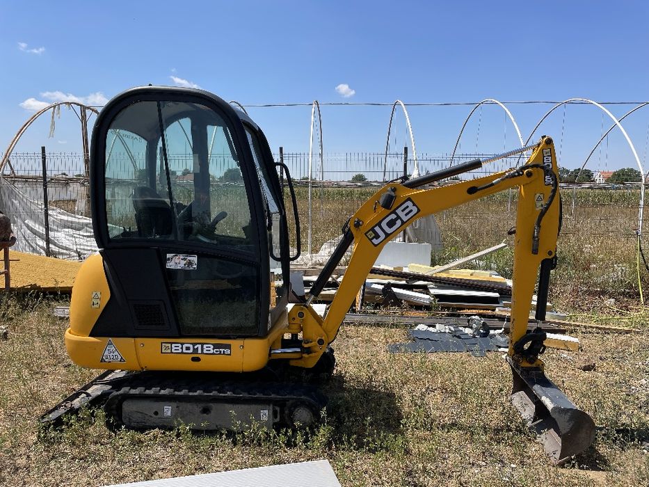 De vanzare miniexcavator  jbc 8018