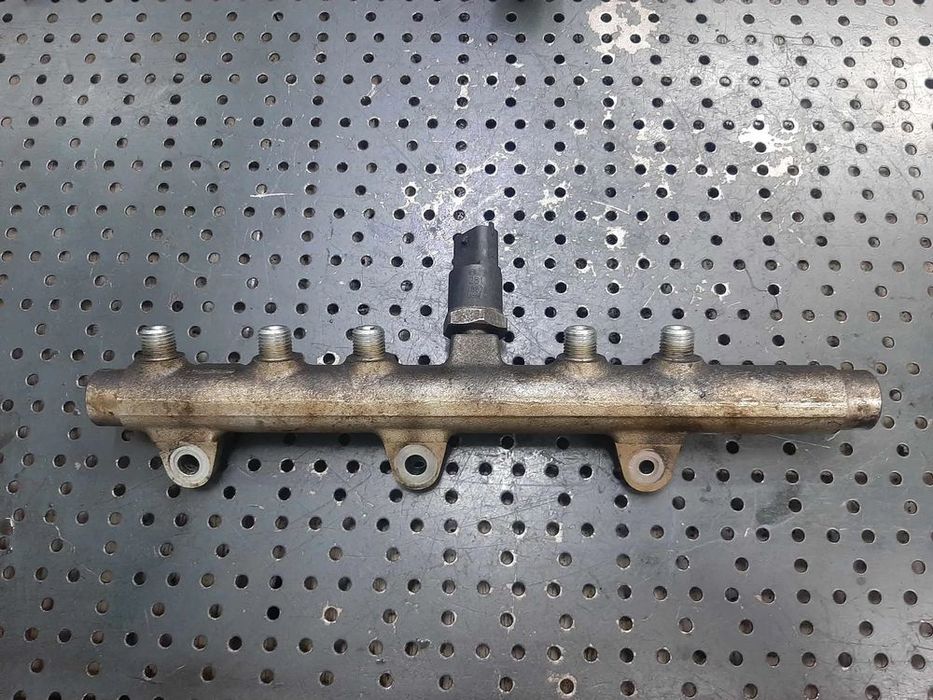 rampa injectoare 1.9 jtd  alfa romeo 147 156 lancia lybra fiat doblo stilo  0445214016