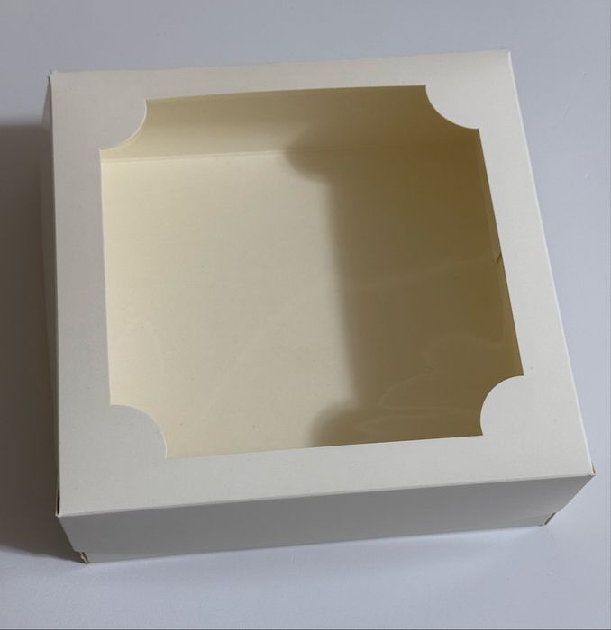 Подарочная коробка 20х20х7см