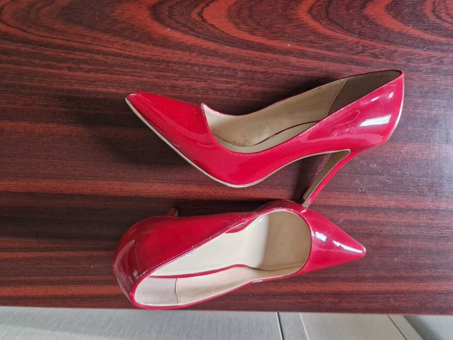 Pantofi stileto din lac culoare rosie