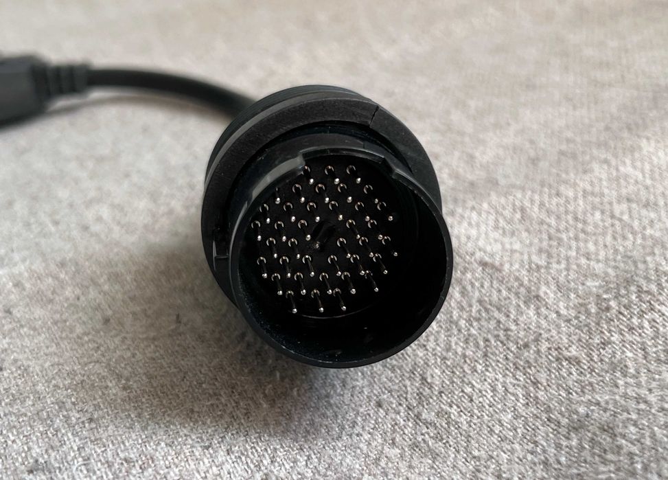 Adaptor diagnoză Mercedes 38 pini la OBD2 – compatibil modele vechi