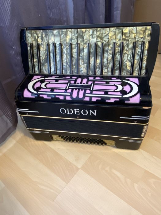 Vand acordeon Odeon!