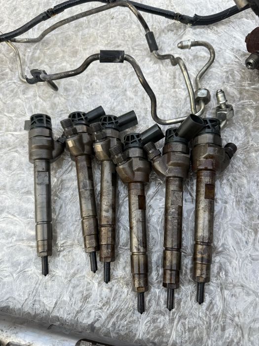 Горивна система BMW 3д 258 N57 Помпа и дюзи BMW 3d 258