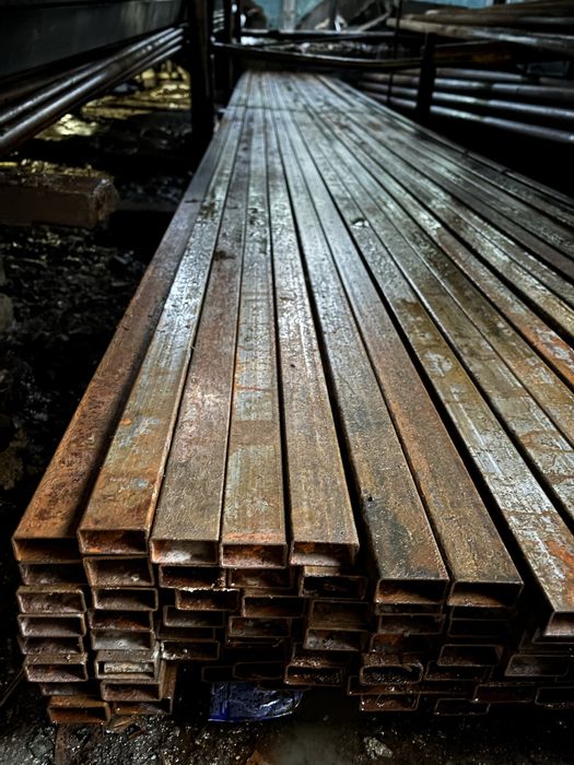 Металлическая труба 4*2