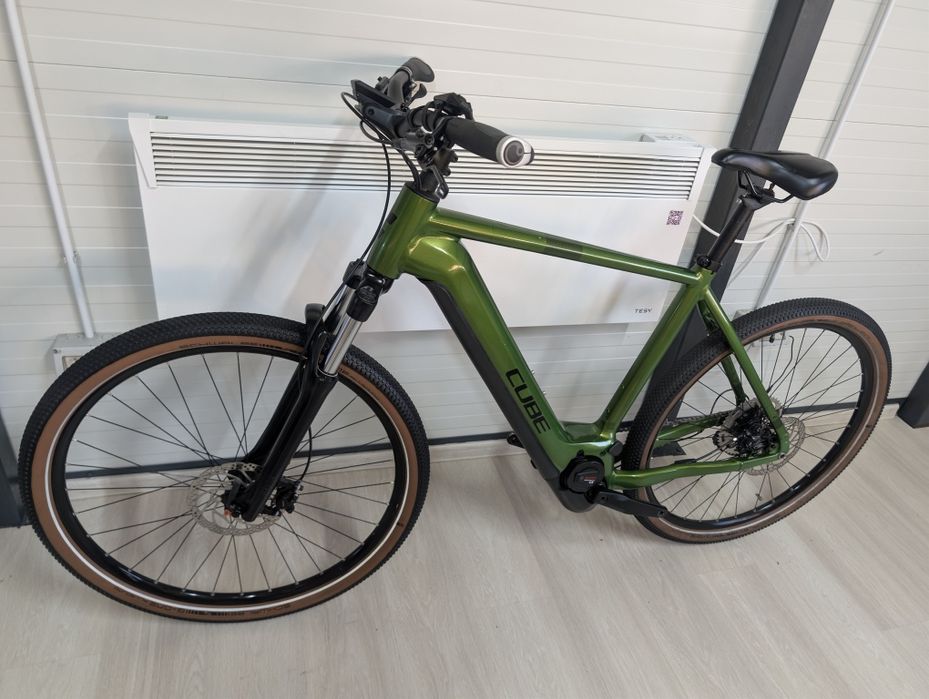 Bicicleta electrica Cube Hybrid Pro 750 bosch CX smart system