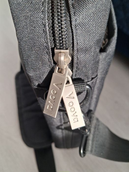 Vand Geanta Laptop Voova Unisex Stare impecabila