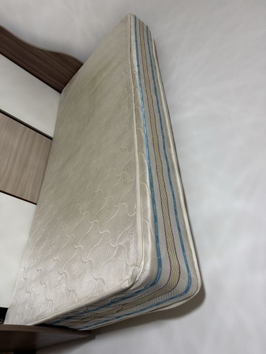 Продам матрасы 2шт