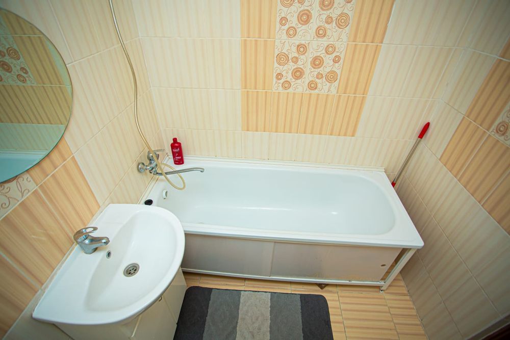 Сдается 1 ком кв посуточно Момышулы 1702