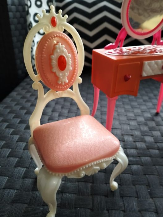Set mobilier păpuși Barbie