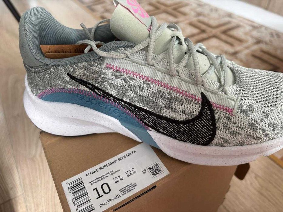 Кроссовки новые, оригинал Nike