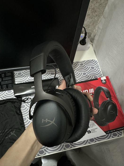 Продам HyperX Cloud 3 Wireless(безпроводные)