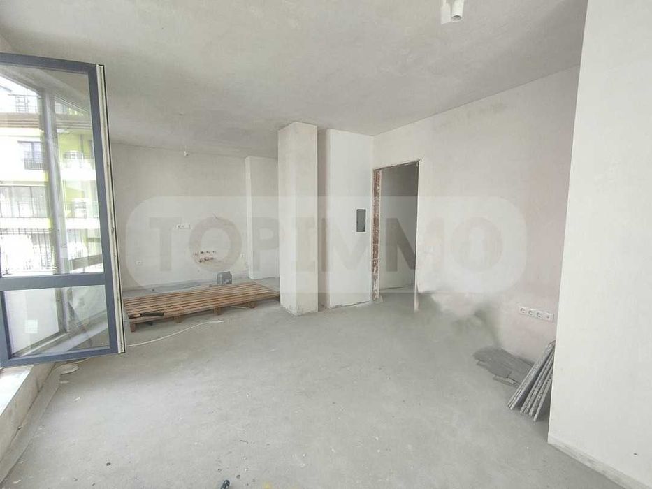 Продава се Двустаен апартамент в Варна, Изгрев - 94 кв.м за 2000 €/кв.м - Снимка #2
