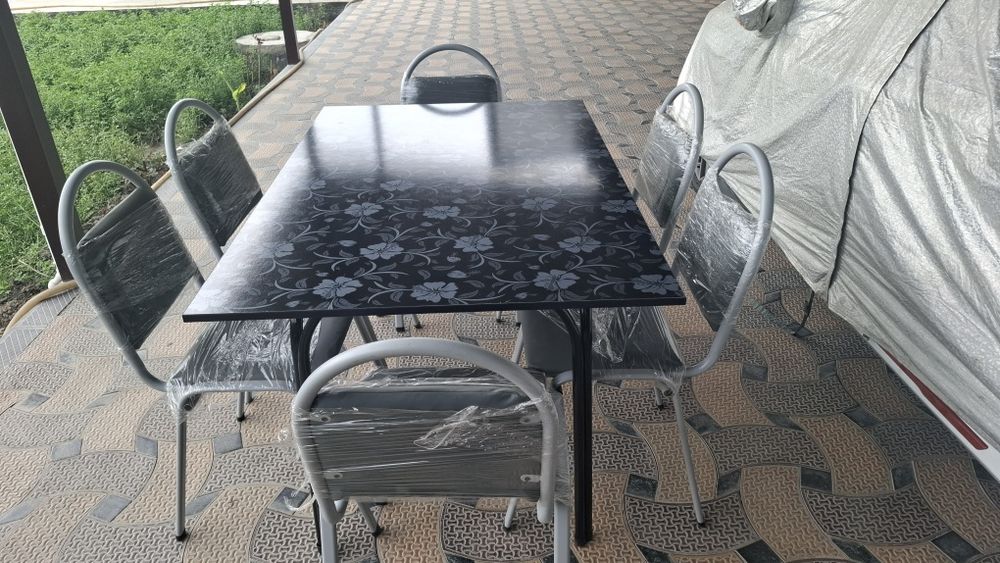 Стол стуллар сотилади