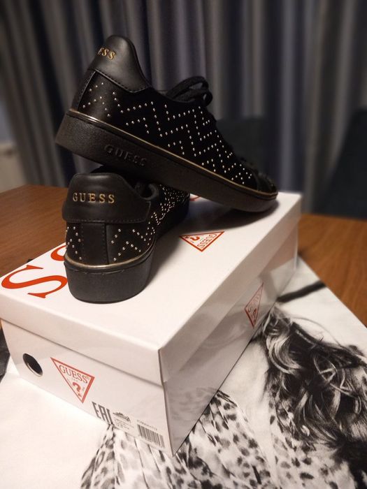 Дамски кецове guess