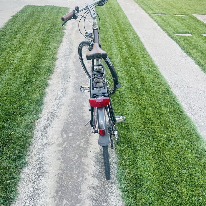Vand bicicleta damă!