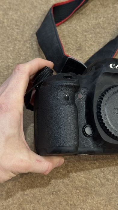 Продам Canon 5d mark 3. В отличном боевом состоянии