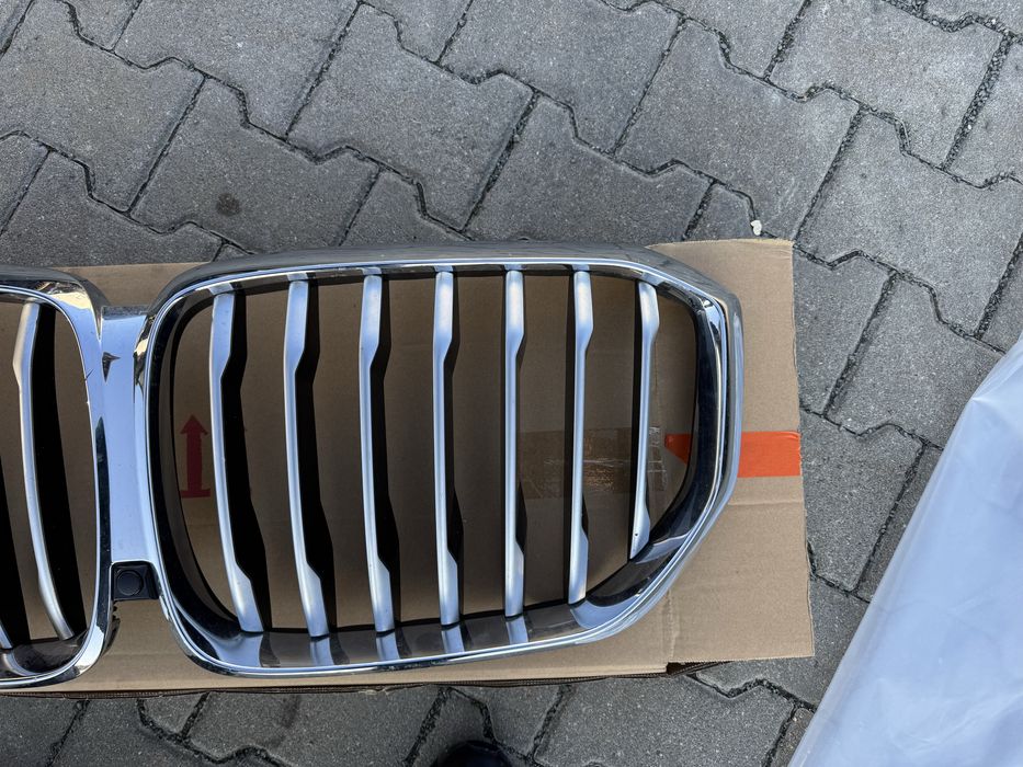 Оригинална предна решетка за BMW X5 G05 Бъбреци