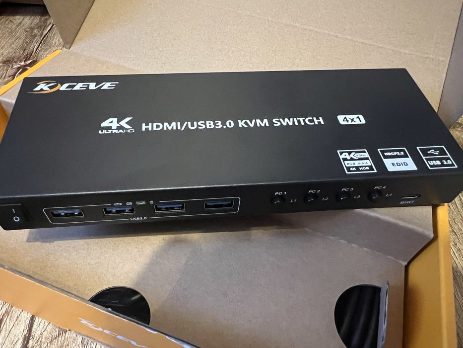 KVM Switch 4K 60Hz 4 Porturi HDMI / USB 3.0 KCEVE - Nou