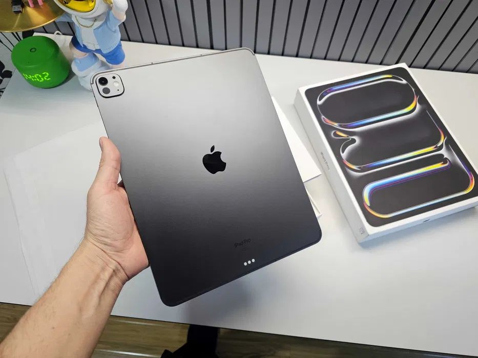 Prodam idyal Ipad Pro 13 M4 256GB wi-fi