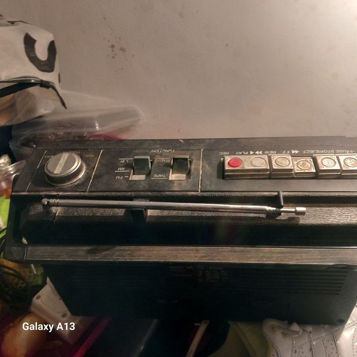 Radiouri vechi unele sunt functionale