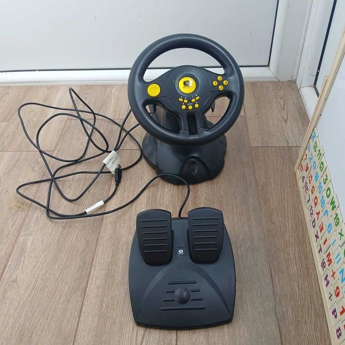 Volan Gaming Serioux SRXW-02V cu Pedale, USB, Funcțional