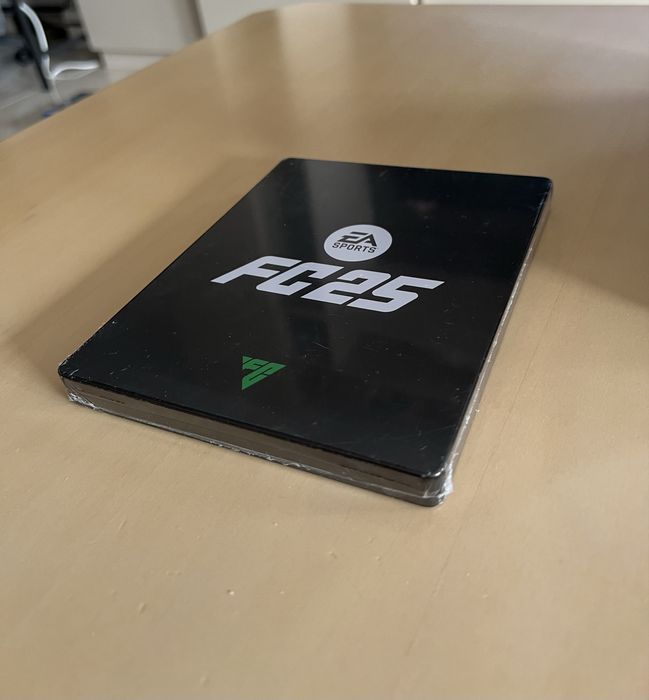 FC 25 Steelbook метална кутия