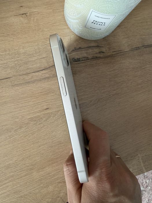 Продам айфон 13