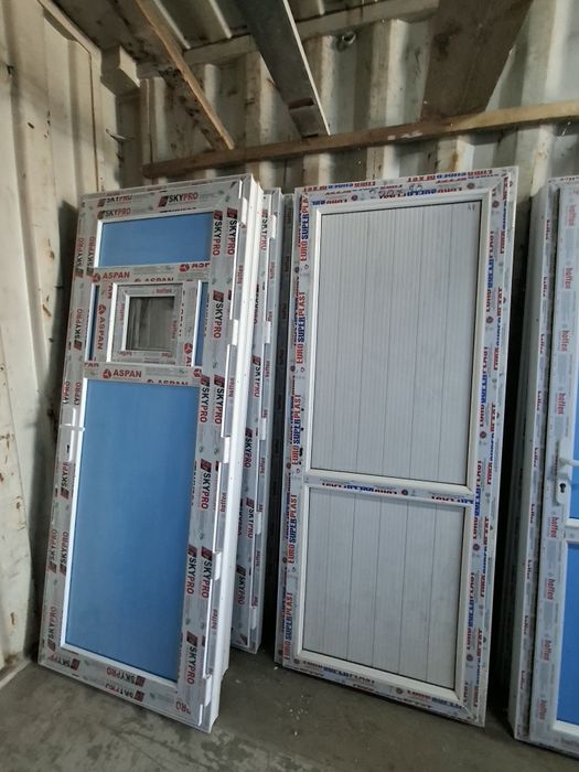 Пластиковые окна двери