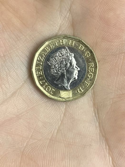 1 фунт 2017 год Великобритания для коллекции