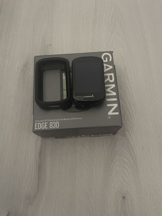 Garmin edge-830.