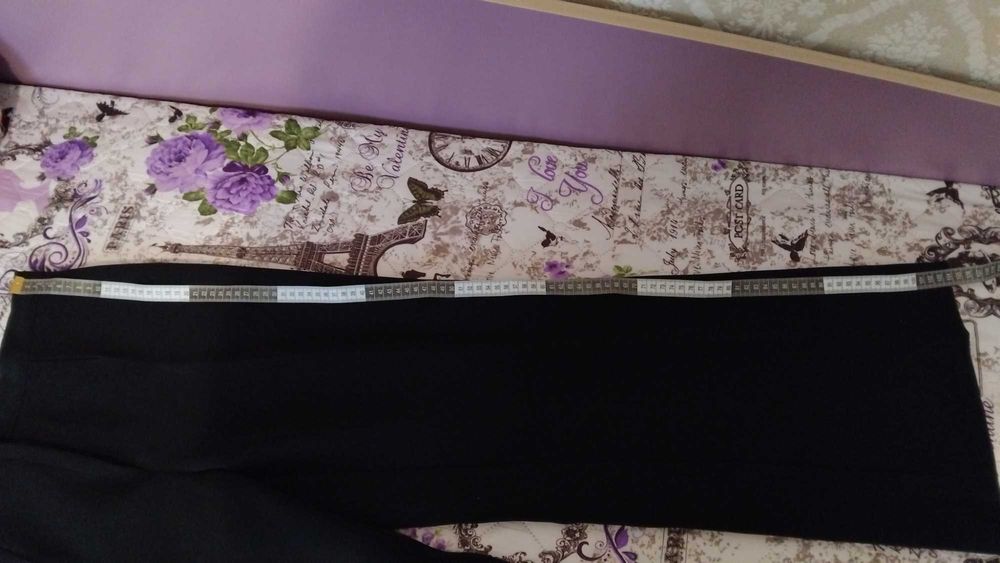 Продавам дамски черен панталон номер 52