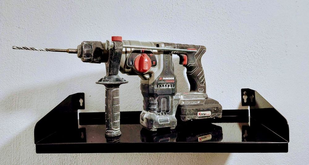 Метална етажерка