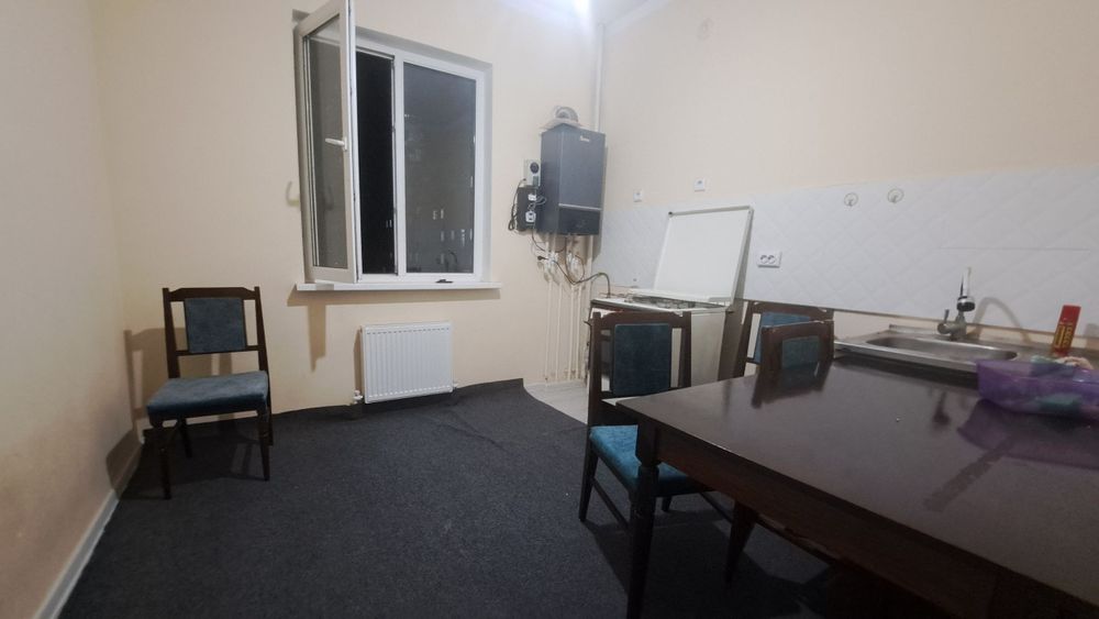 Чирчик шахар 
2-микрораён Навастройка
#1-хона 4-етаж
 квартира ижар