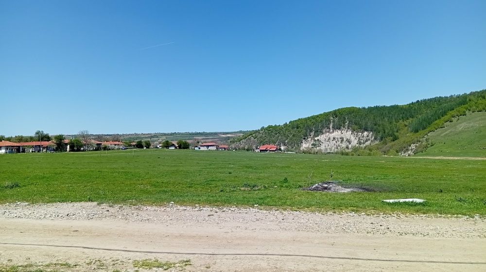 Продавам  тухлена къща в с. Камбурово, област Търговище.