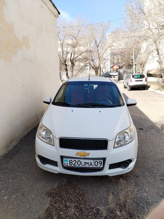 Продам машину CHEVRALET aveo 2013 хэтчбек автомат